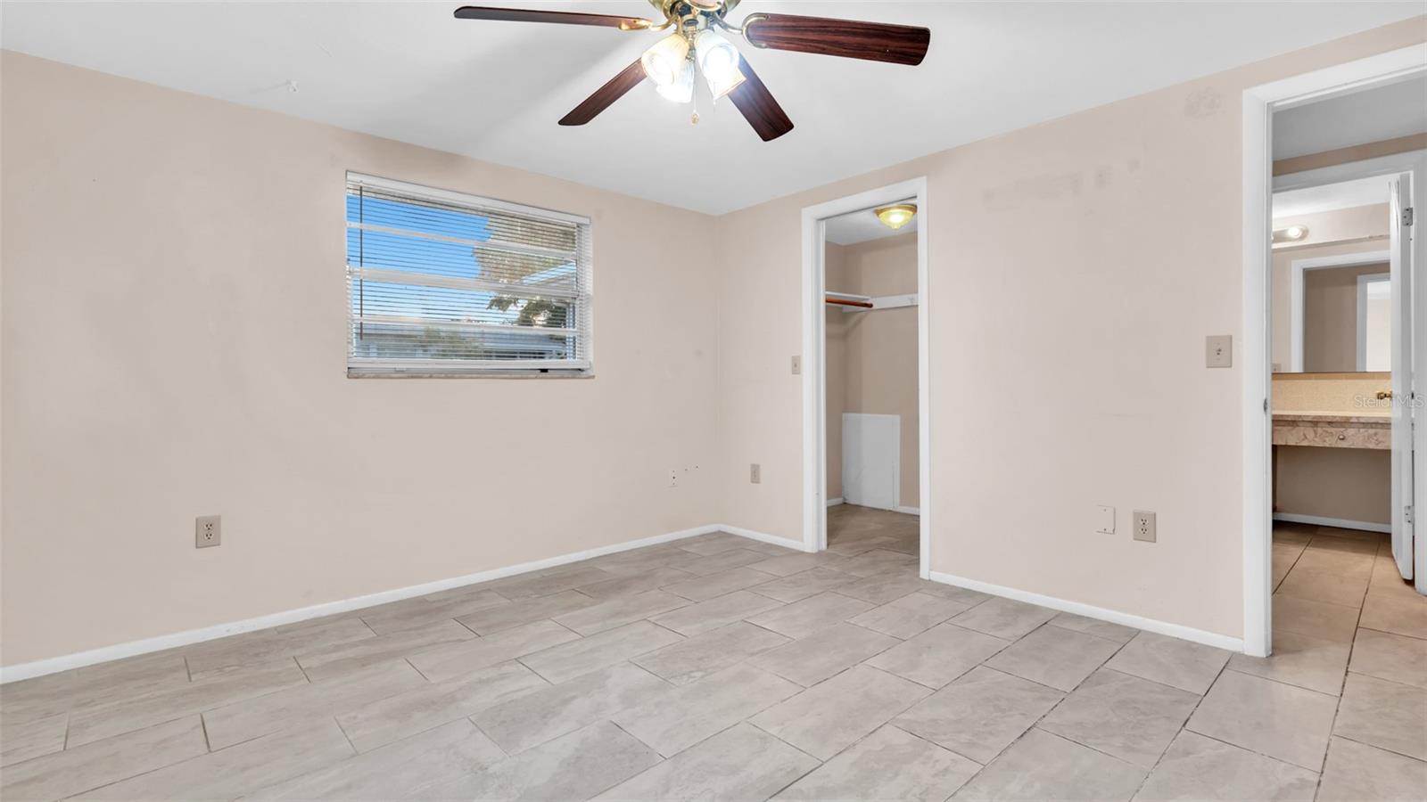 Image 13 of 26 For 11241 Snyder Avenue