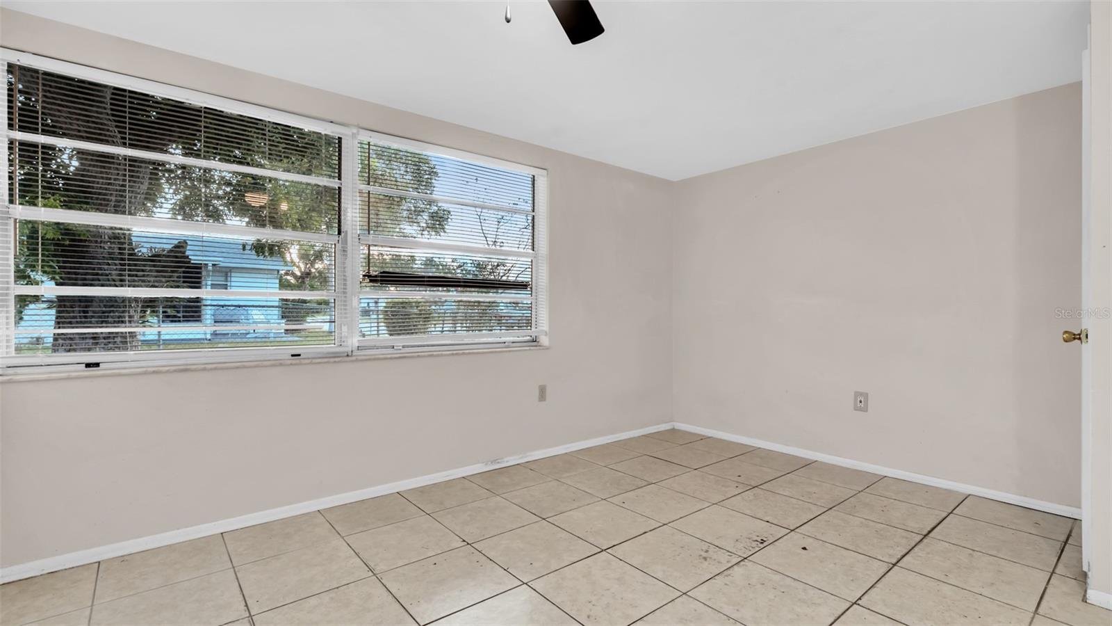 Image 16 of 26 For 11241 Snyder Avenue