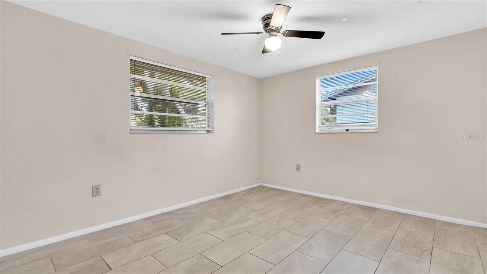 Image 18 of 26 For 11241 Snyder Avenue
