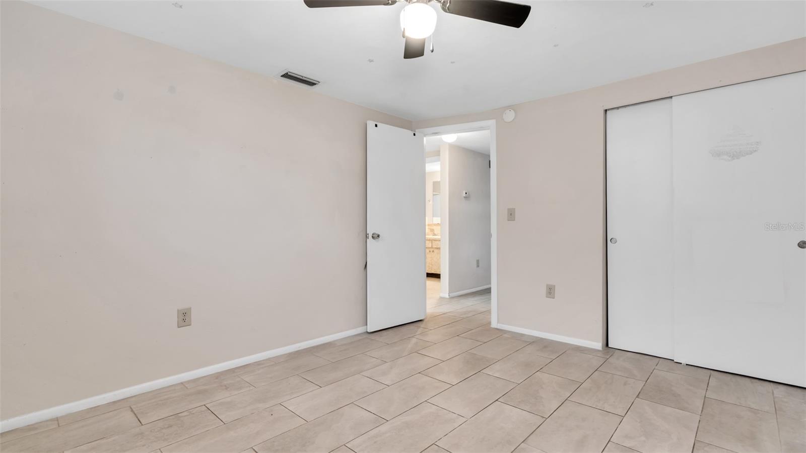 Image 19 of 26 For 11241 Snyder Avenue