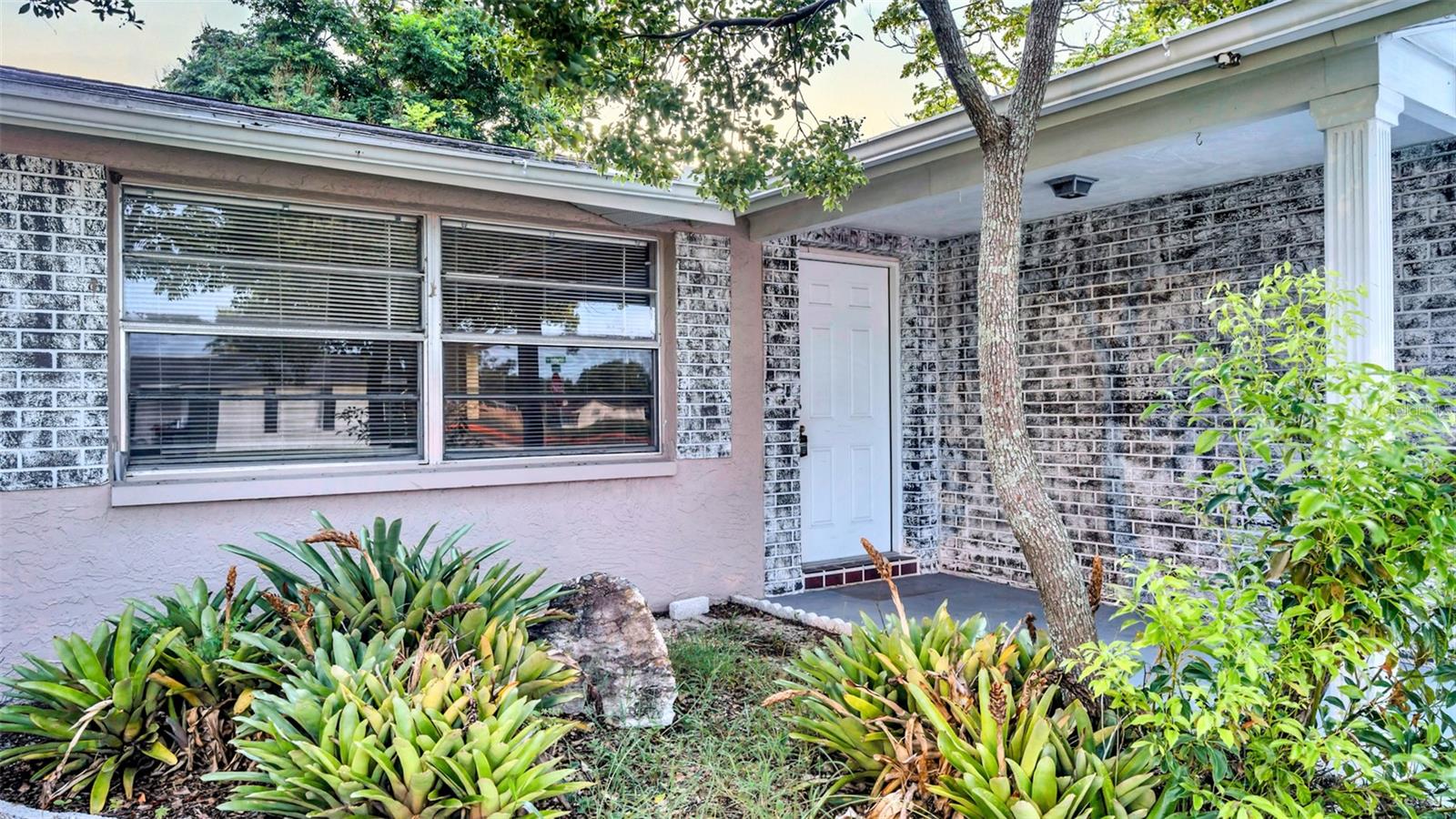 Image 4 of 26 For 11241 Snyder Avenue