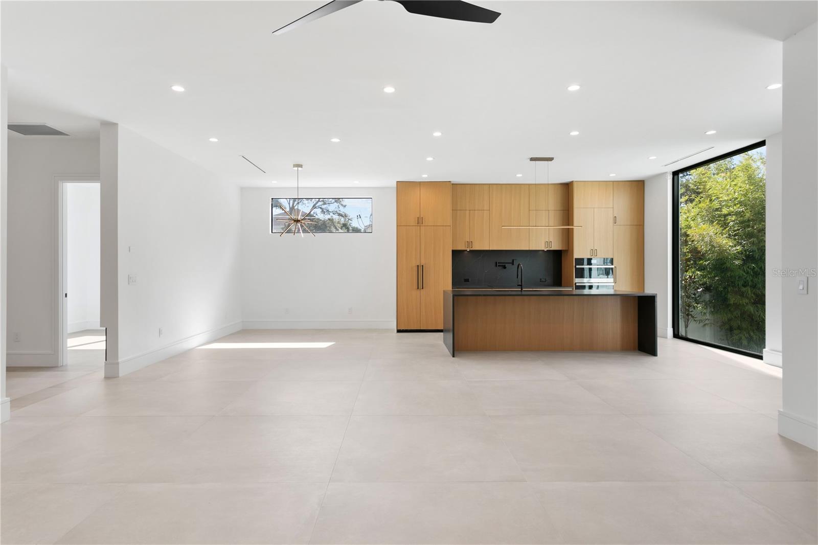Listing photo id 9 for 3010 Trilby Avenue