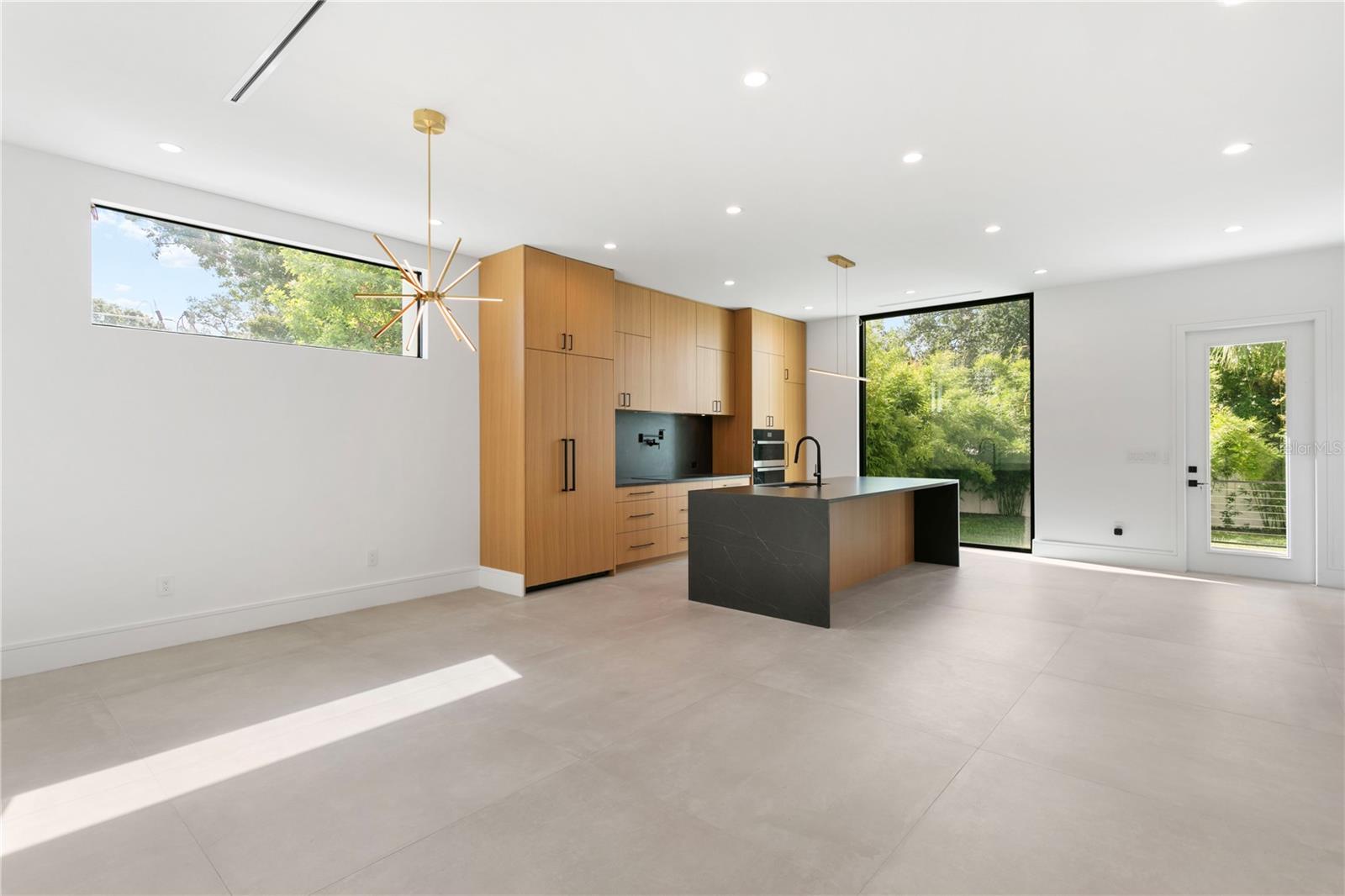 Listing photo id 20 for 3010 Trilby Avenue
