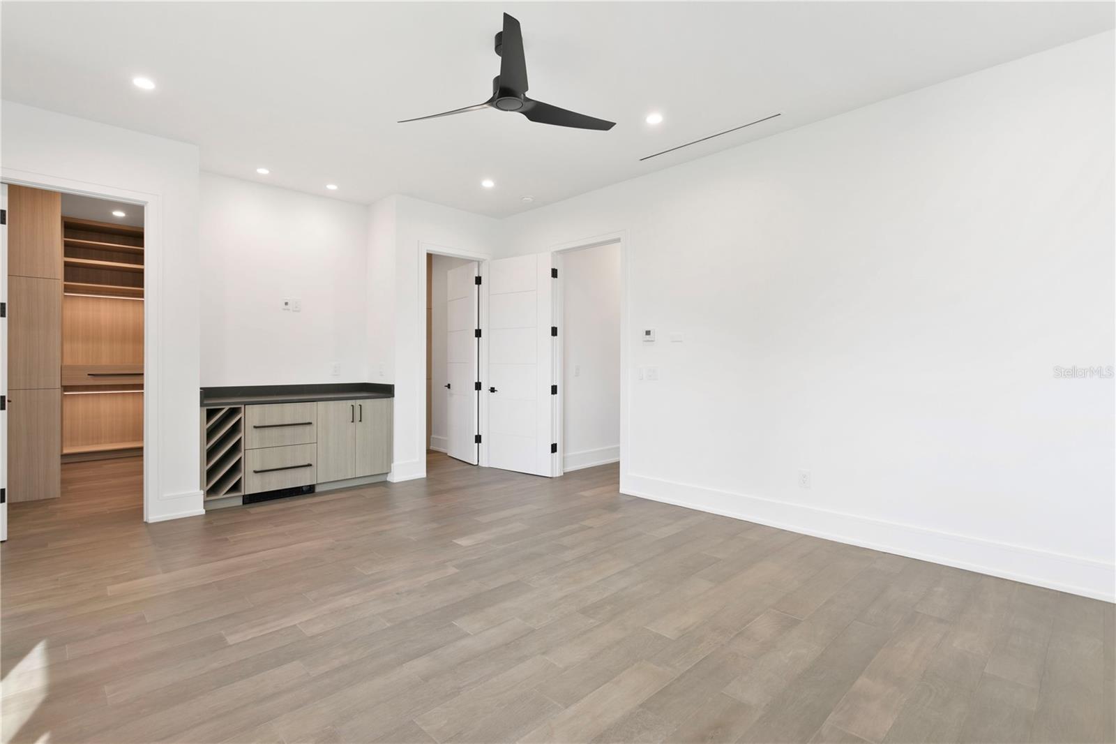 Listing photo id 34 for 3010 Trilby Avenue