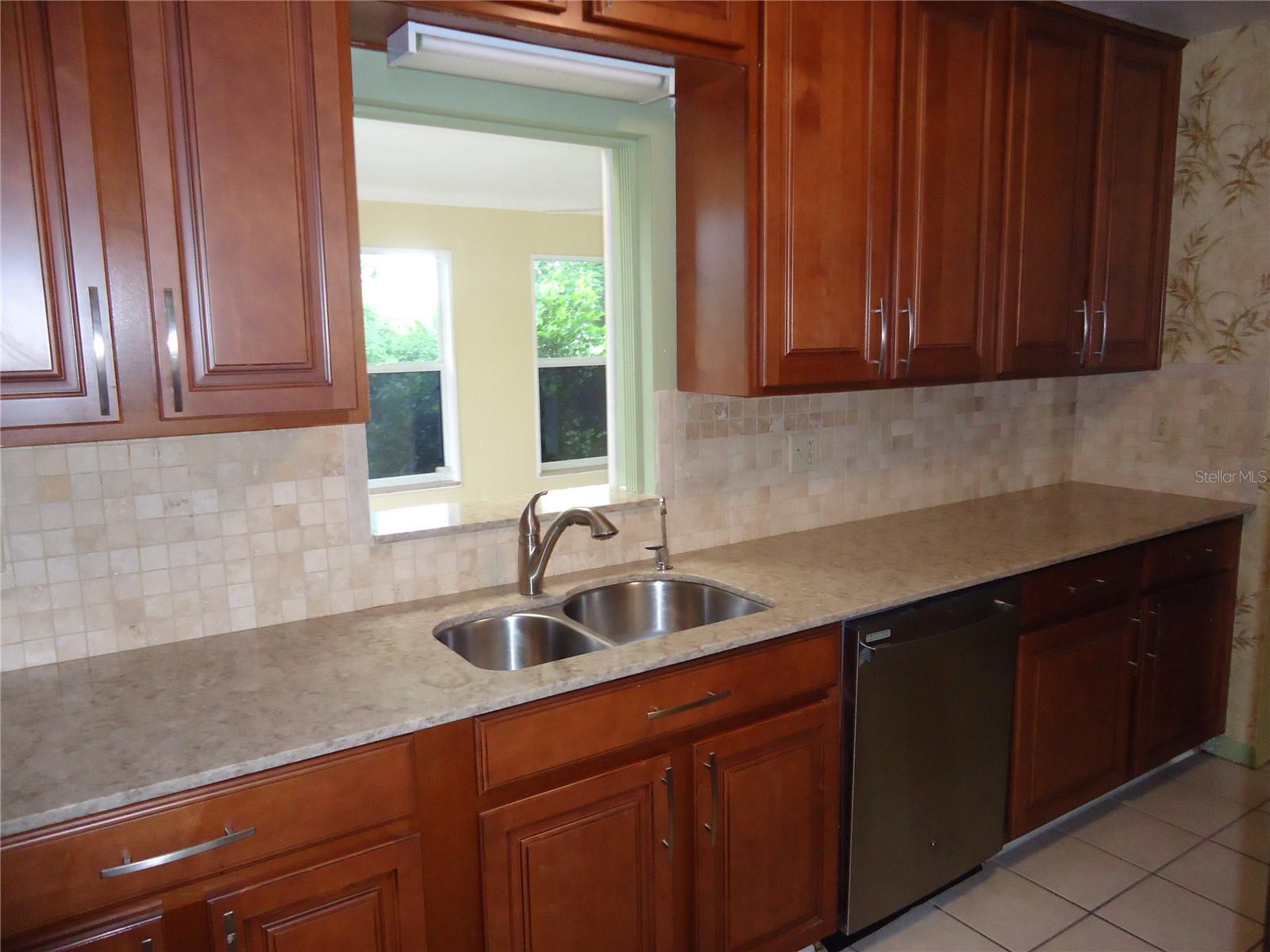 Image 4 of 14 For 5463 4th Avenue N