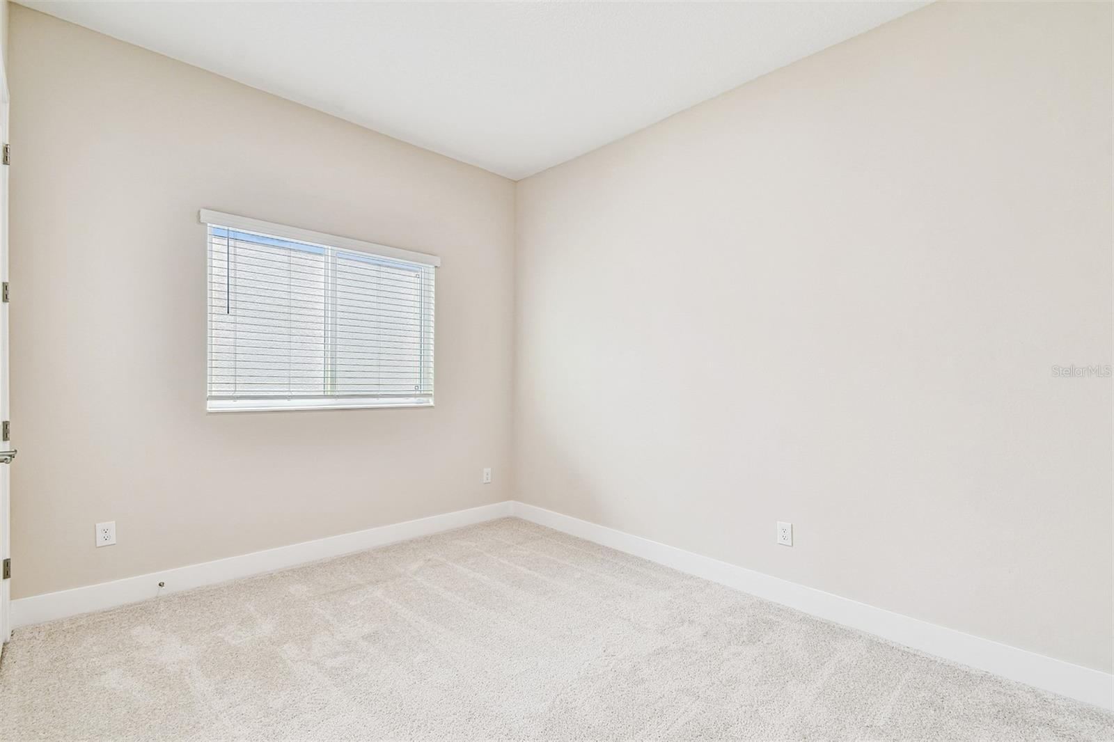 Listing photo id 28 for 31486 Hayman Loop