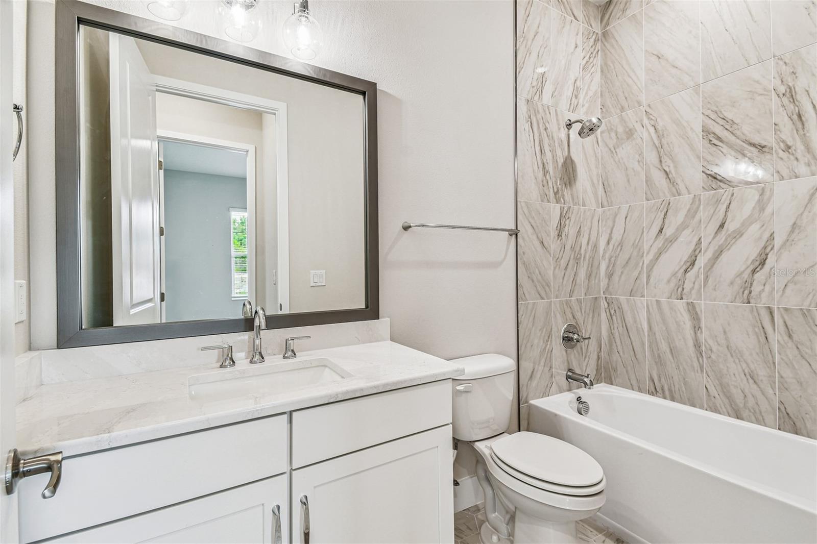 Listing photo id 30 for 31486 Hayman Loop