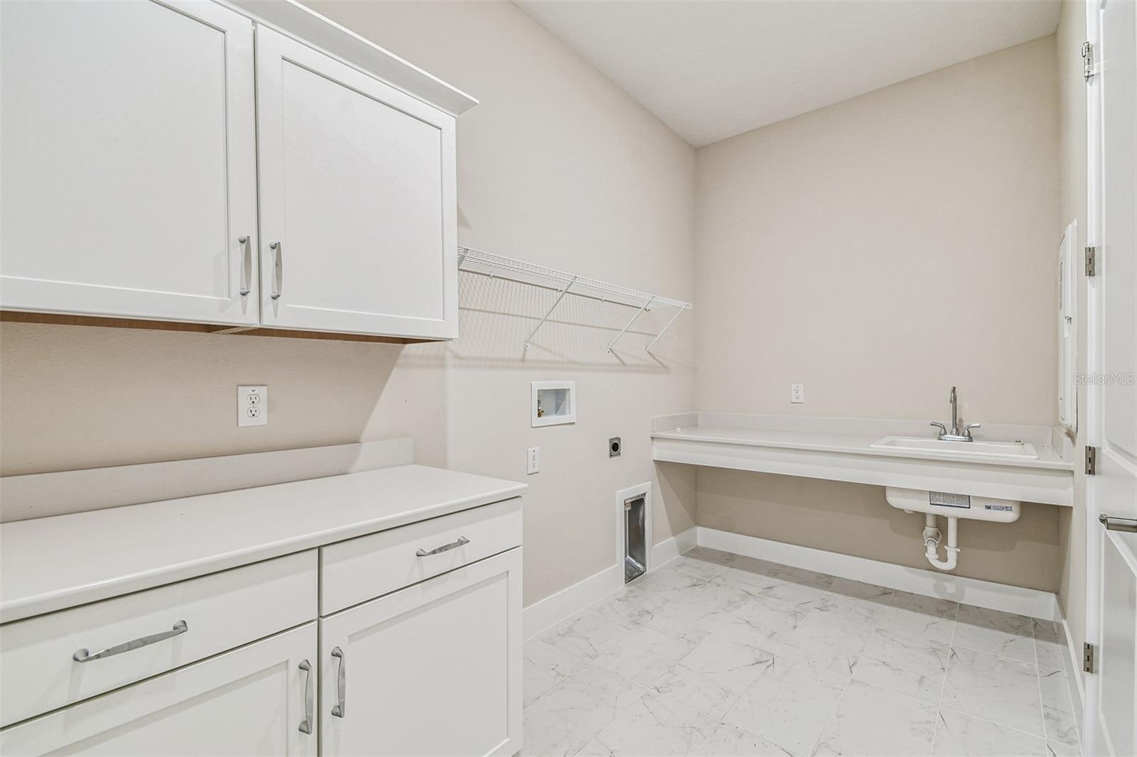 Listing photo id 35 for 31486 Hayman Loop