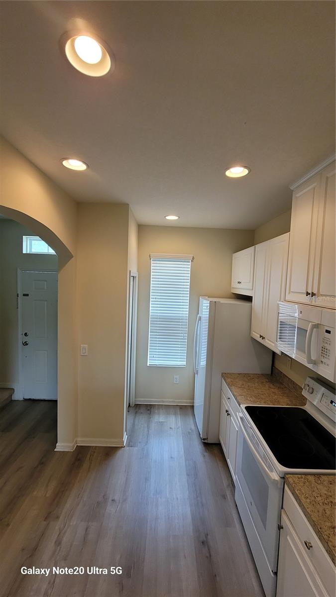 Image 2 of 10 For 8814 Walnut Gable Court