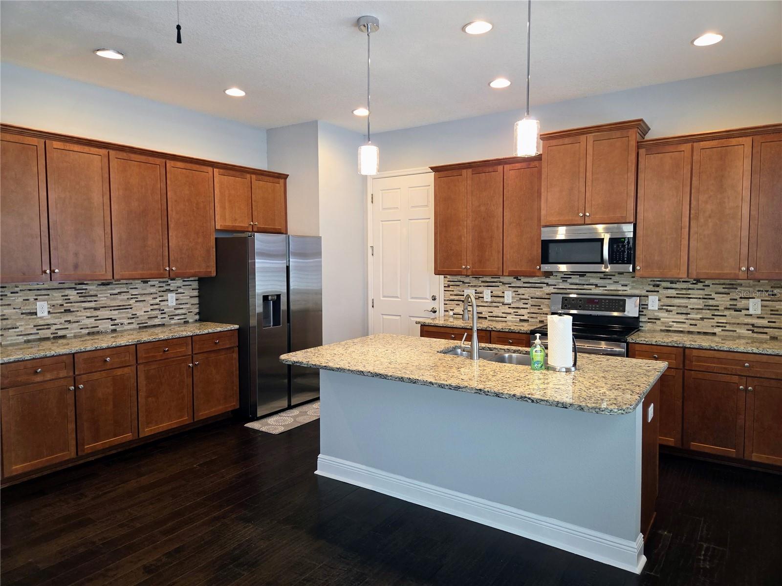 Image 4 of 36 For 3206 Horatio Street 1