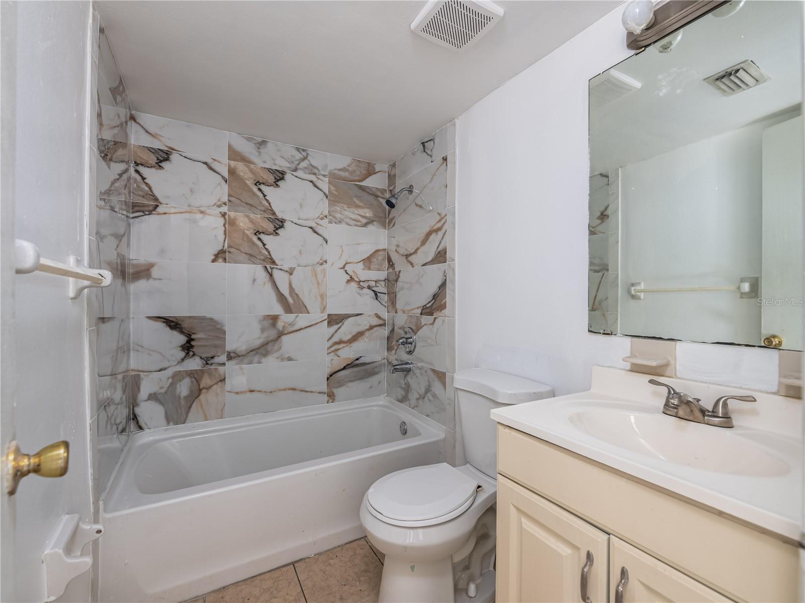 Image 9 of 15 For 5221 Bayshore Boulevard 30