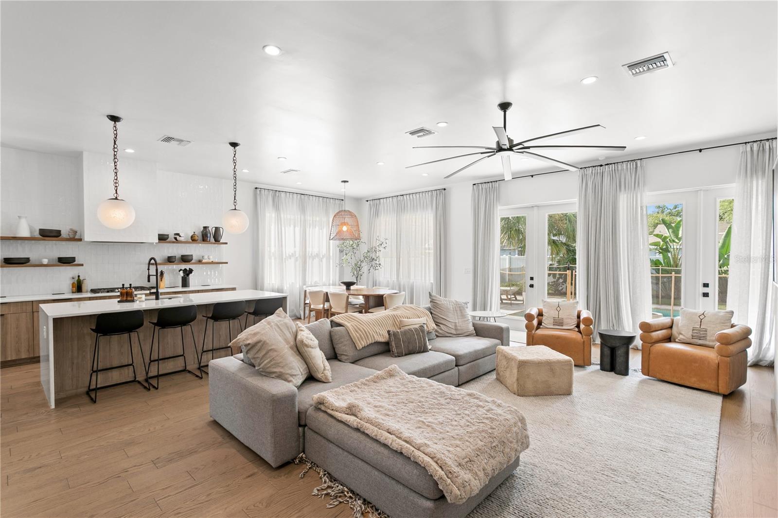 Image 15 of 70 For 3821 Sevilla Street