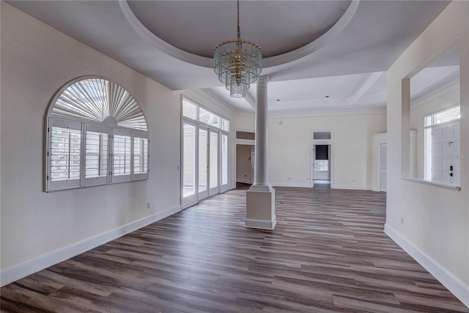 Image 10 of 20 For 2208 Hampstead Court