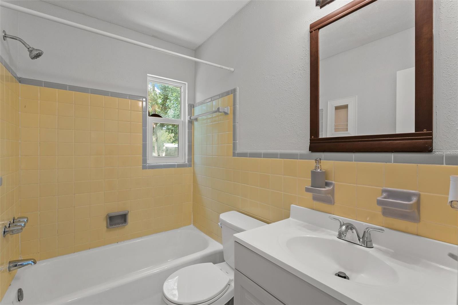 Image 18 of 34 For 1361 Springdale Street