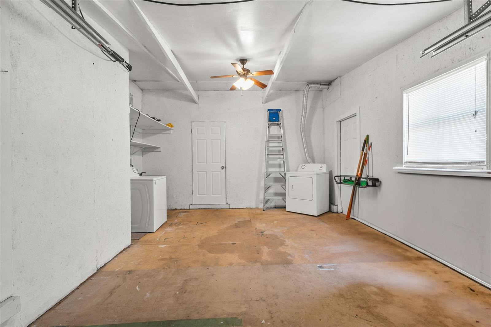 Image 21 of 34 For 1361 Springdale Street
