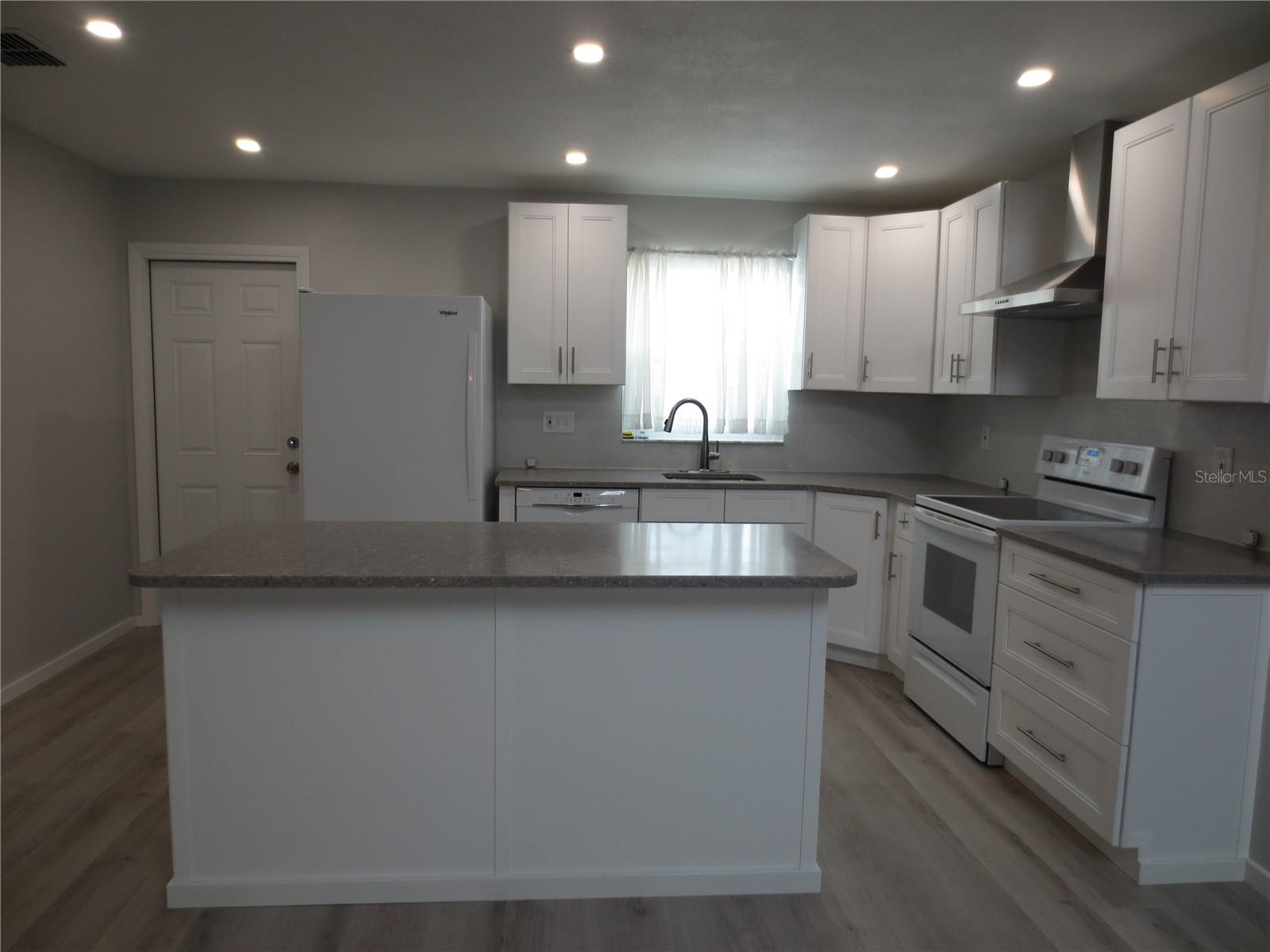 Image 10 of 26 For 1676 Caledonia Drive