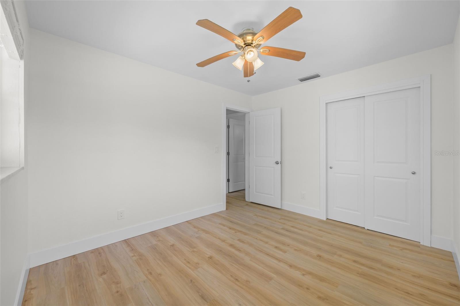 Image 25 of 43 For 5700 Bayou Grande Boulevard Ne