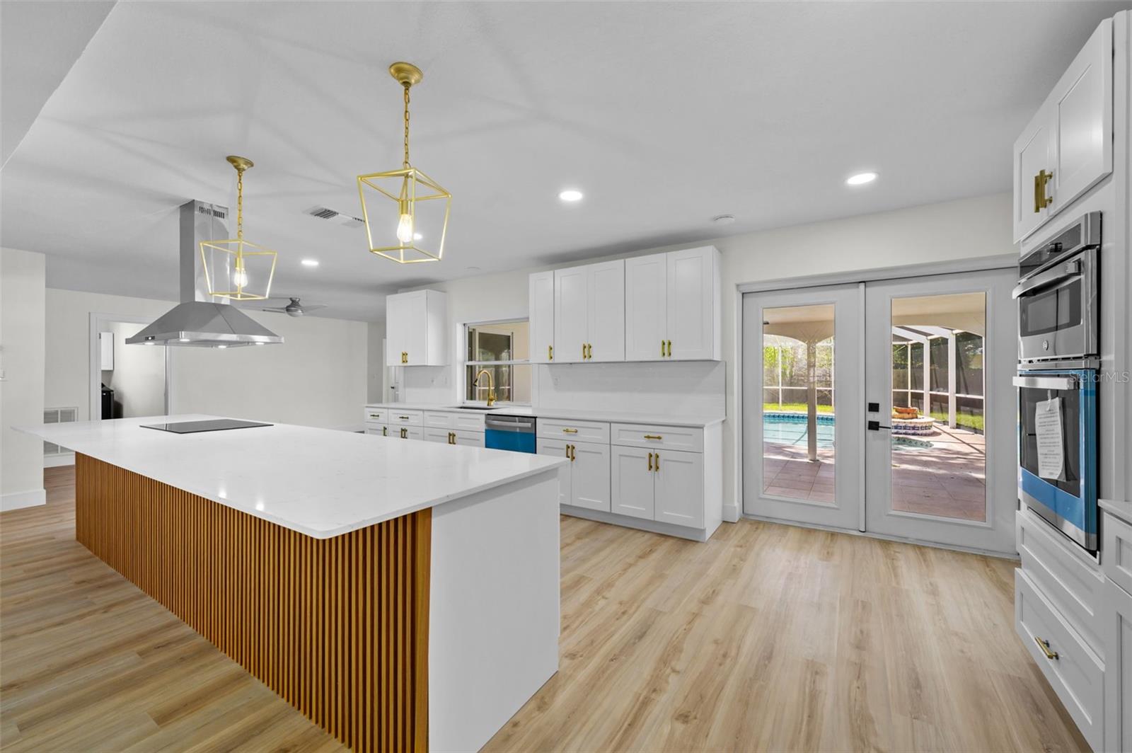 Image 3 of 43 For 5700 Bayou Grande Boulevard Ne