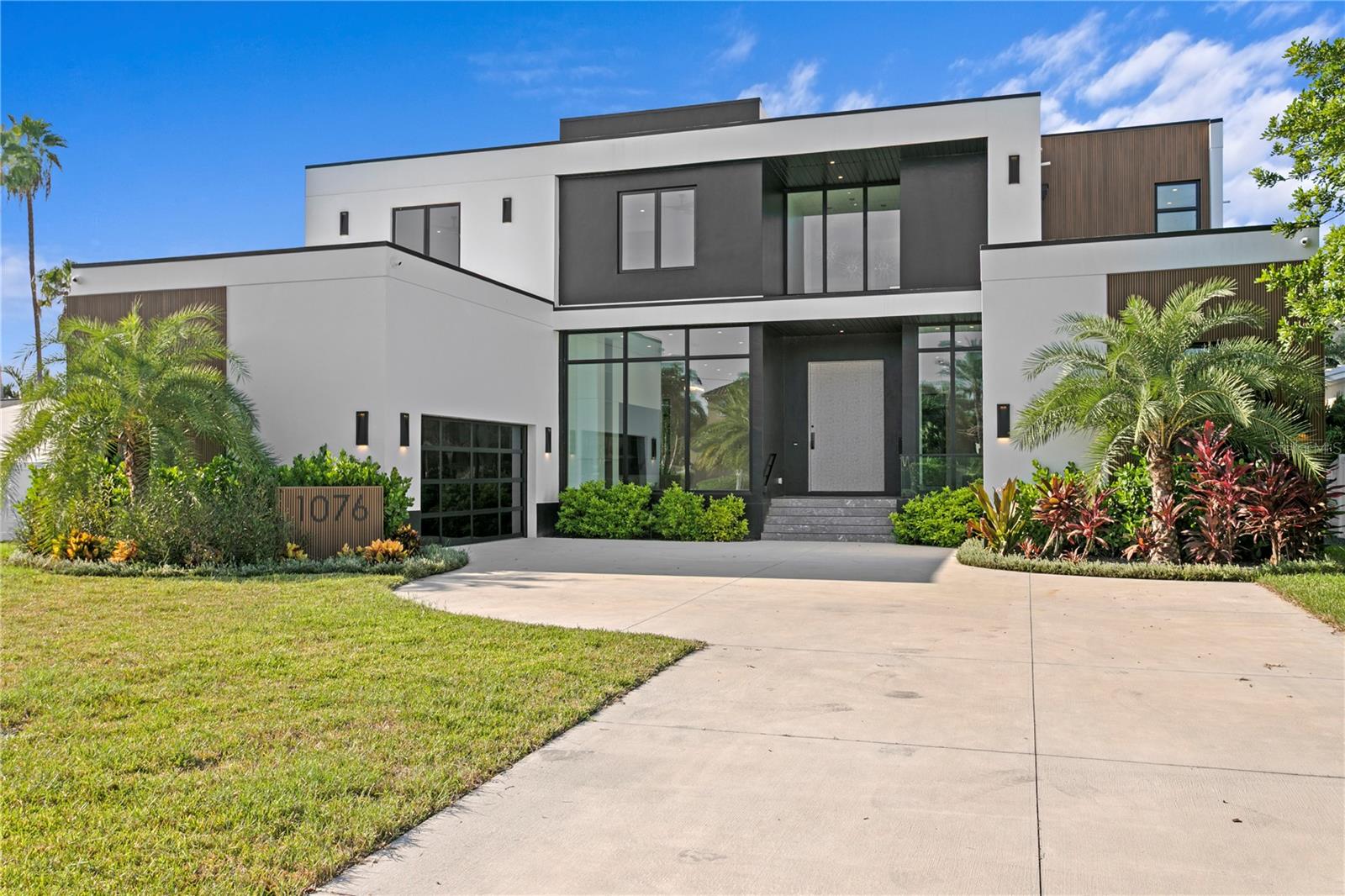 Details for 1076 Snell Isle Boulevard Ne, ST PETERSBURG, FL 33704