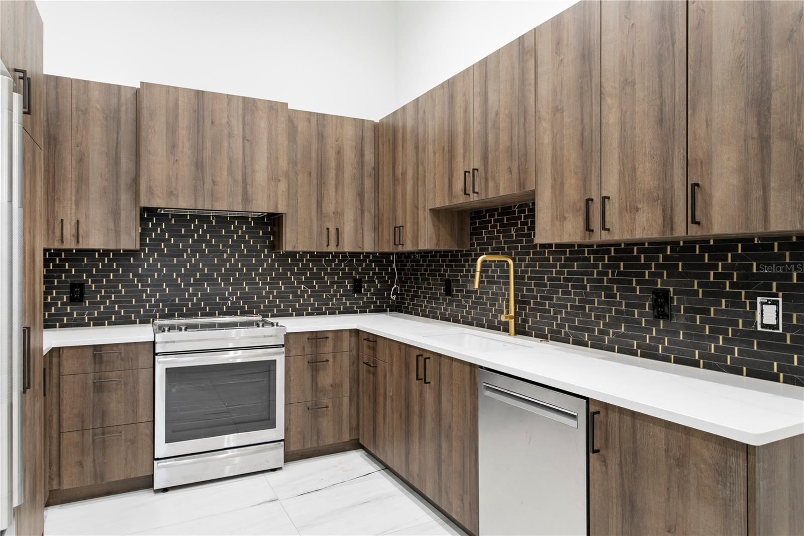 Image 13 of 70 For 1076 Snell Isle Boulevard Ne