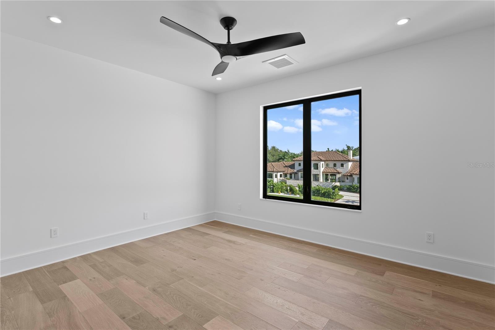 Image 57 of 70 For 1076 Snell Isle Boulevard Ne