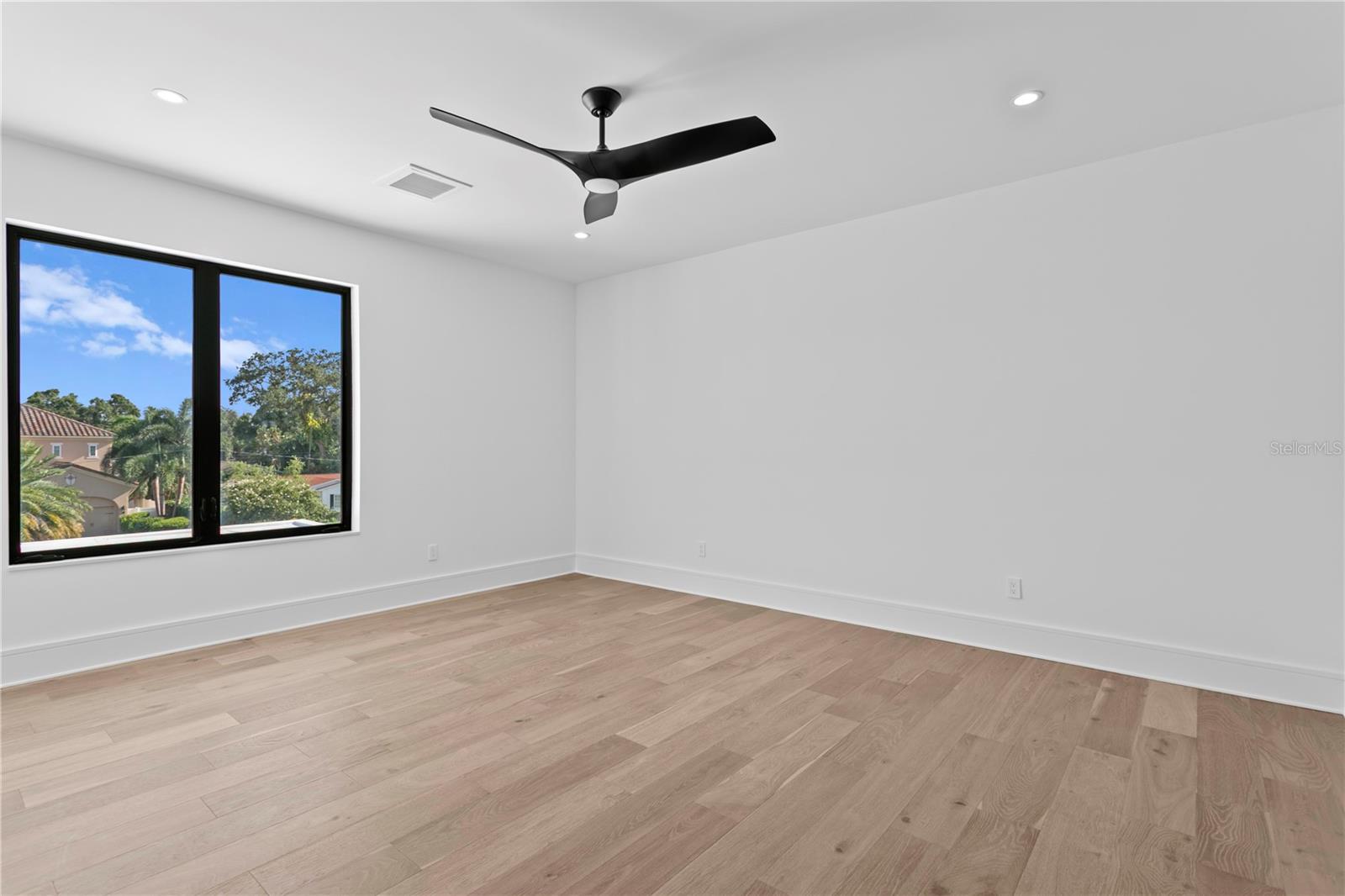 Image 60 of 70 For 1076 Snell Isle Boulevard Ne