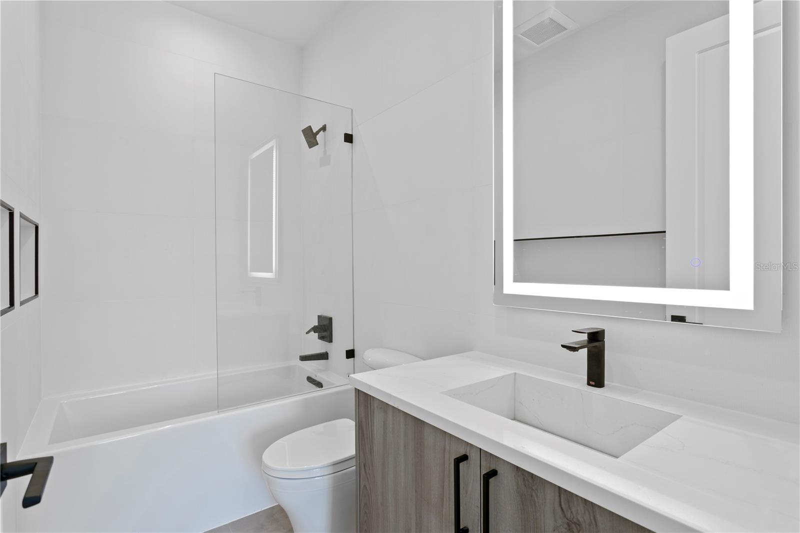 Image 62 of 70 For 1076 Snell Isle Boulevard Ne