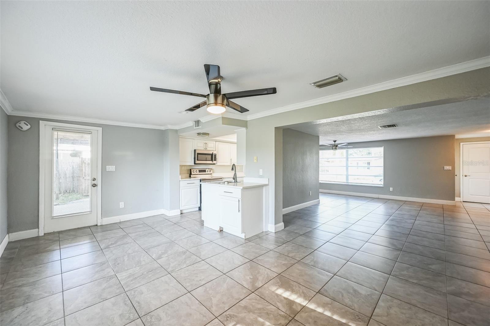Image 10 of 33 For 3032 Lloyd Drive