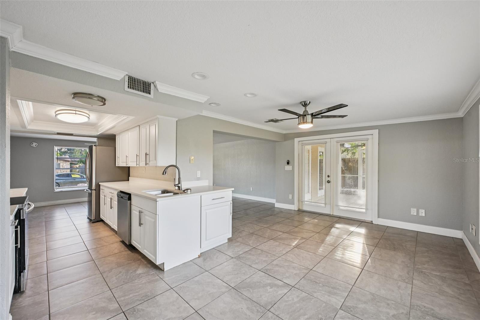 Image 11 of 33 For 3032 Lloyd Drive