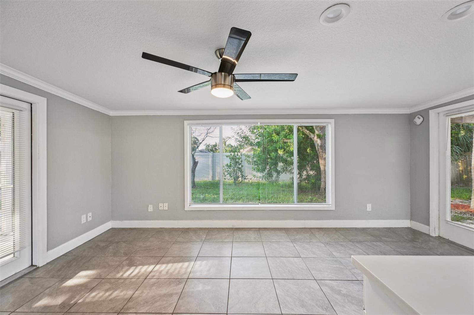Image 14 of 33 For 3032 Lloyd Drive