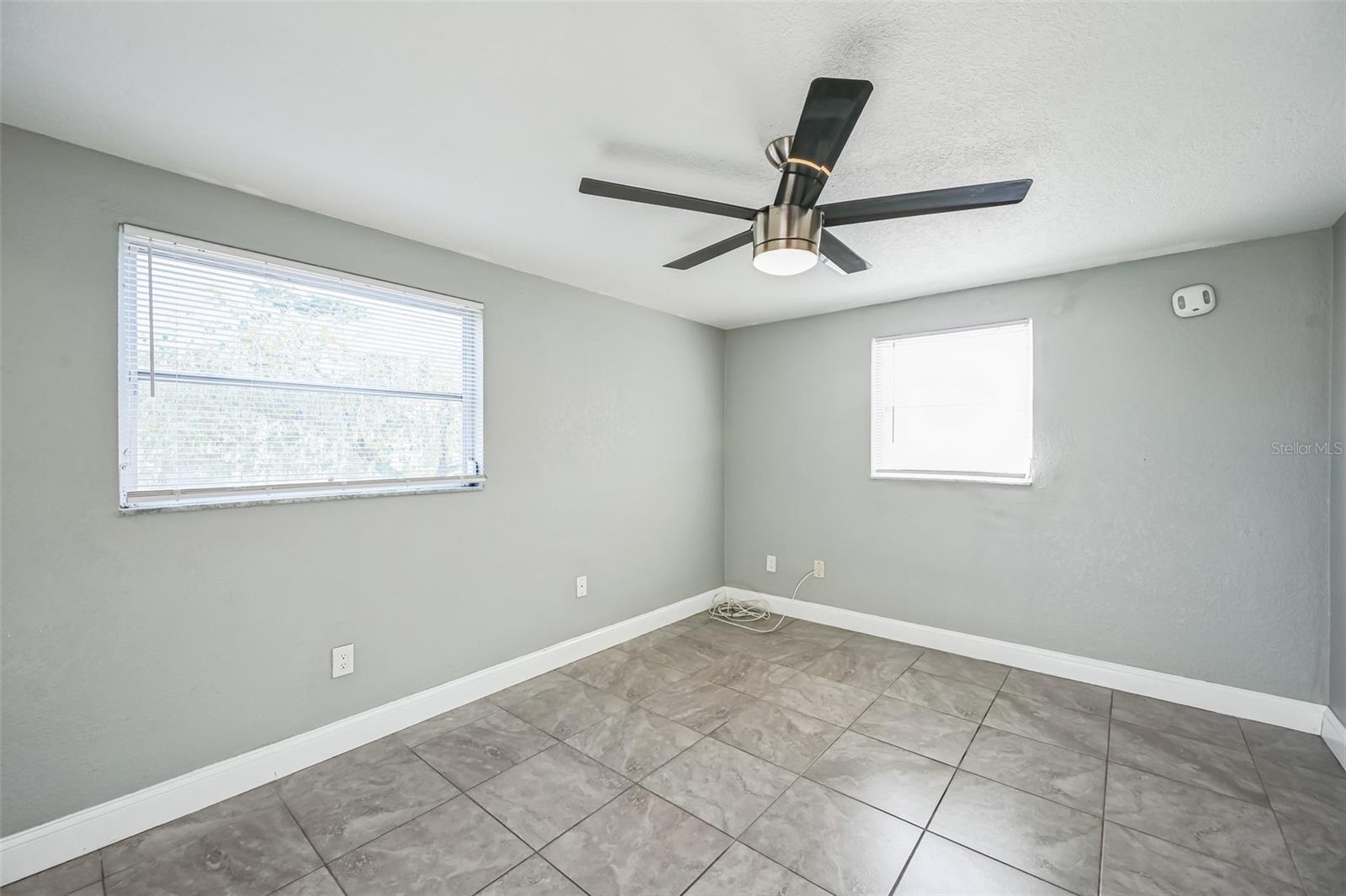 Image 20 of 33 For 3032 Lloyd Drive