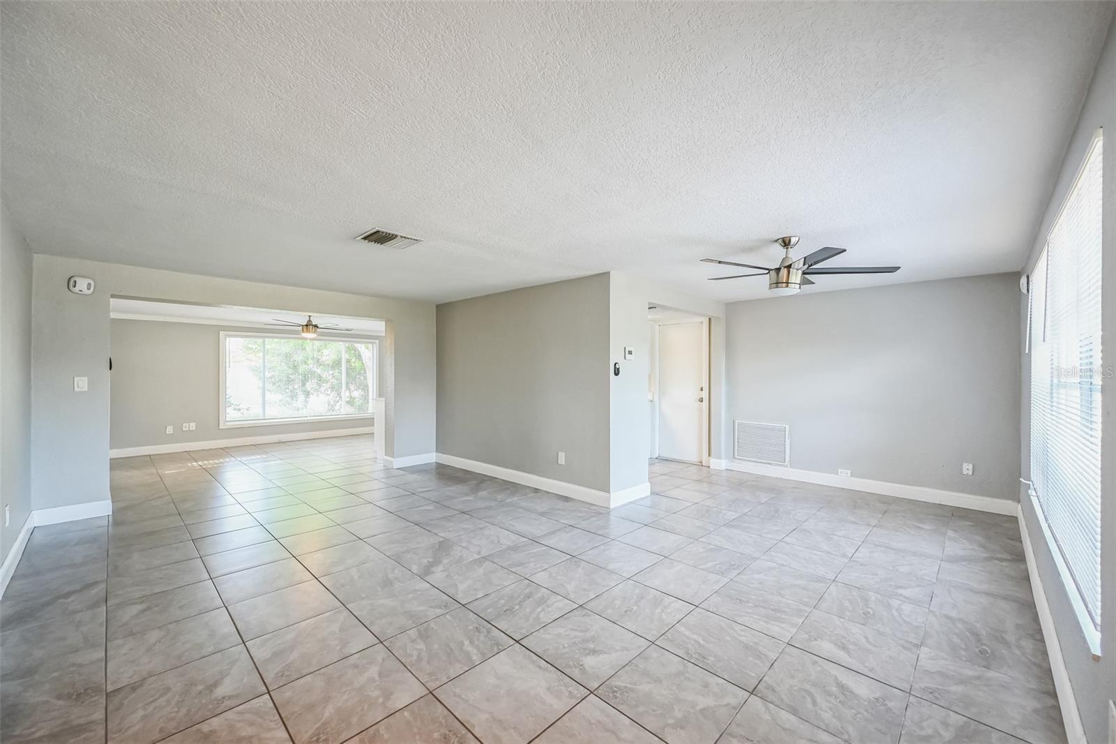 Image 21 of 33 For 3032 Lloyd Drive