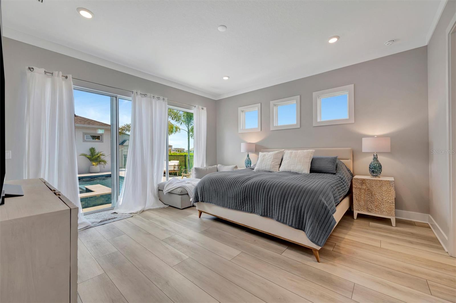 Listing photo id 11 for 10391 Torchwood Sea Way