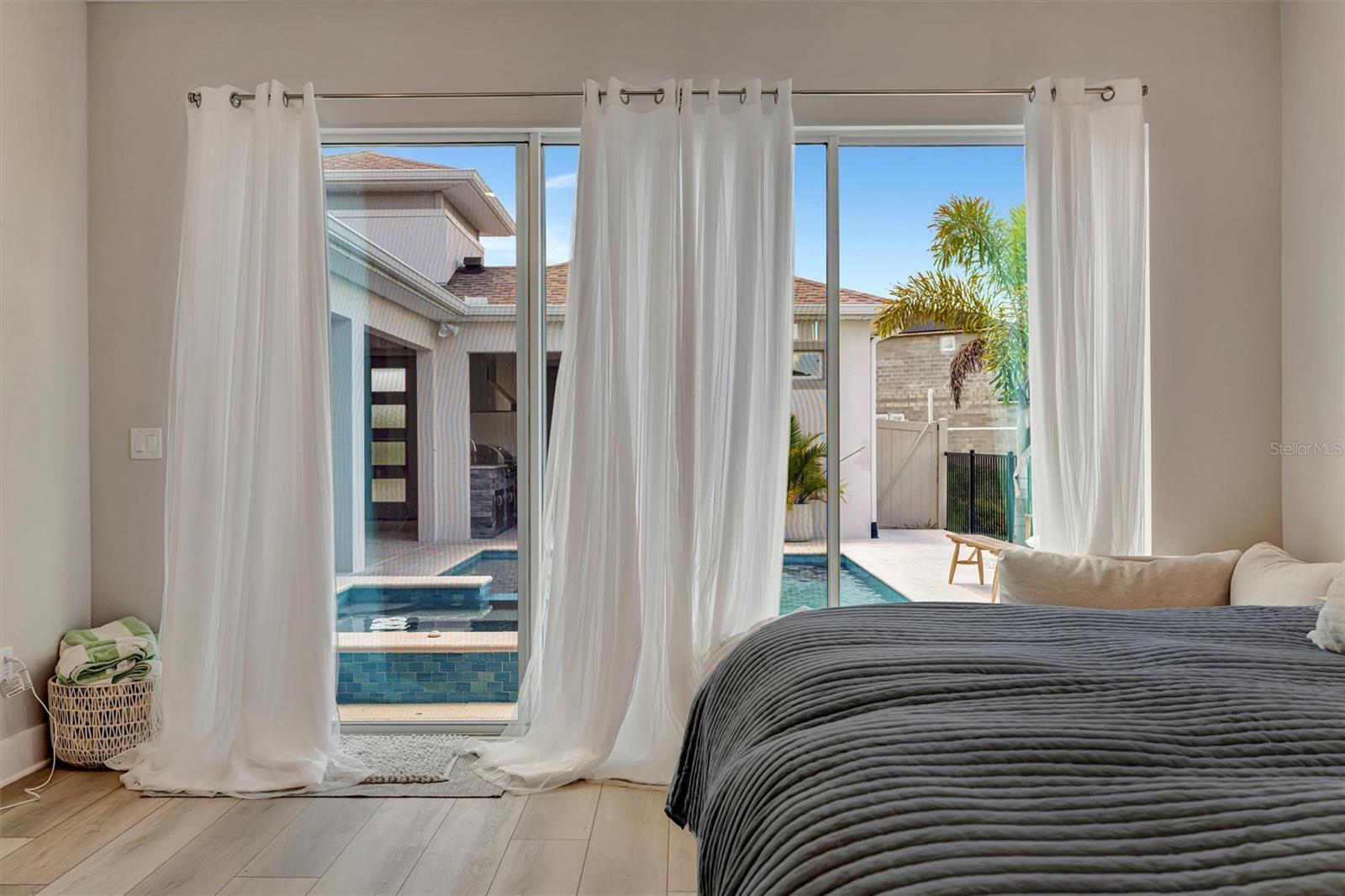 Listing photo id 12 for 10391 Torchwood Sea Way