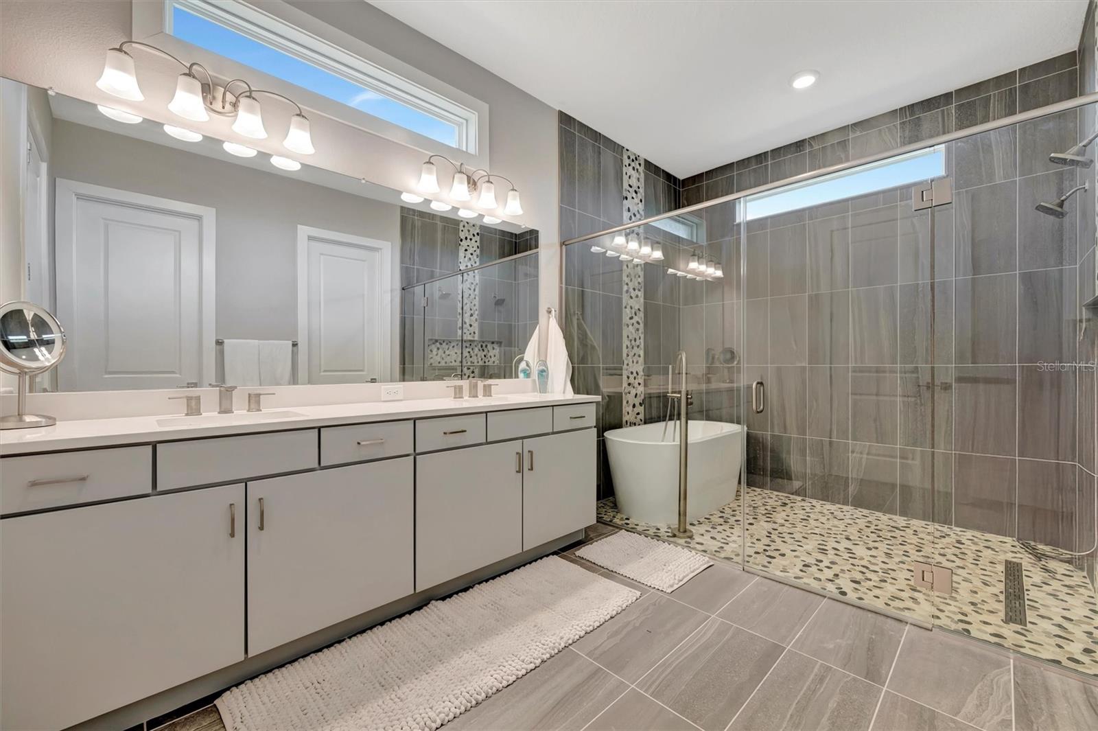 Listing photo id 13 for 10391 Torchwood Sea Way