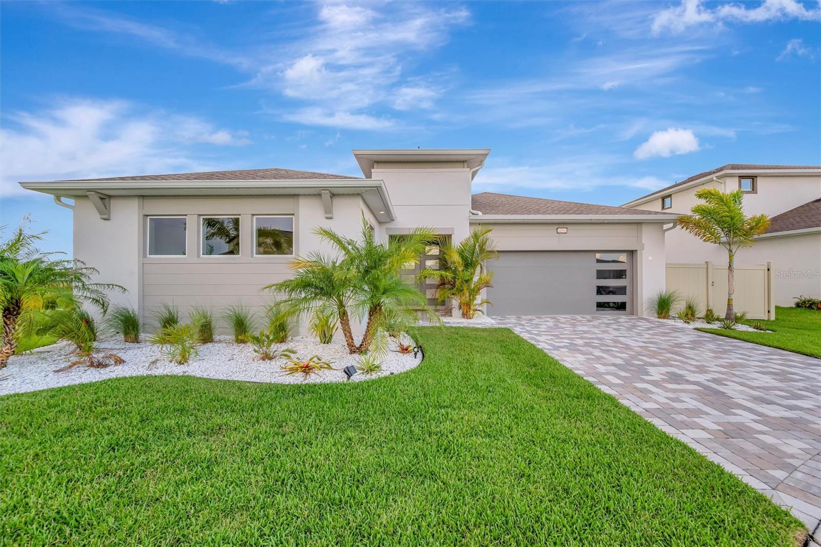 Listing photo id 0 for 10391 Torchwood Sea Way