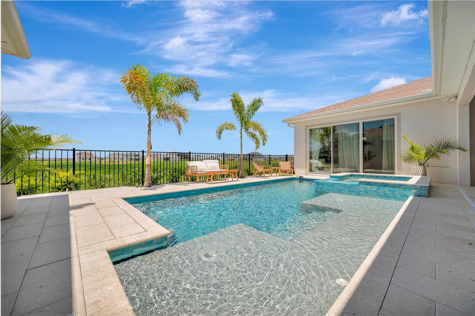 Listing photo id 25 for 10391 Torchwood Sea Way