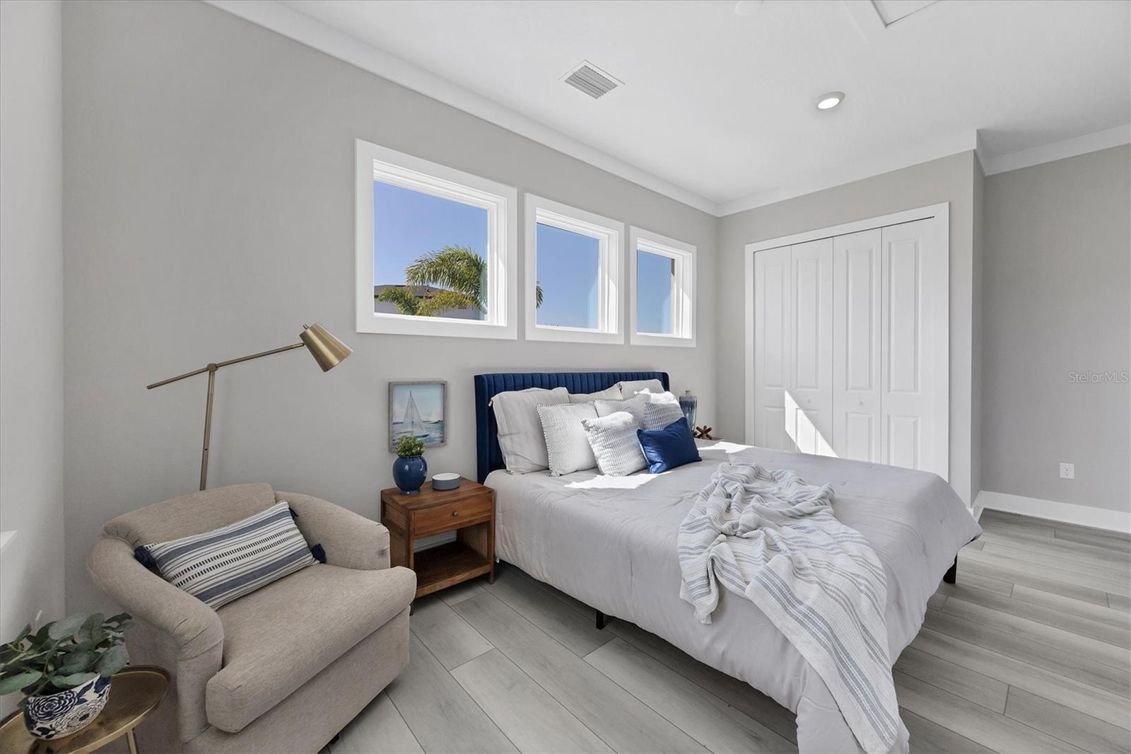 Listing photo id 37 for 10391 Torchwood Sea Way