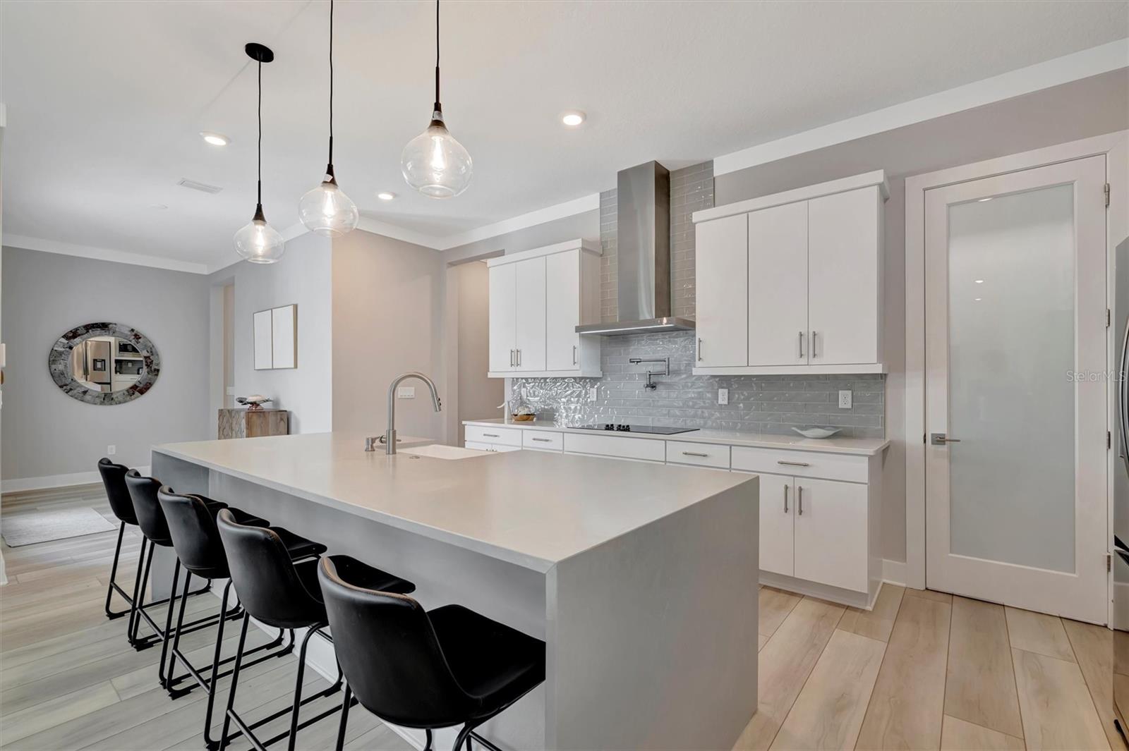 Listing photo id 3 for 10391 Torchwood Sea Way