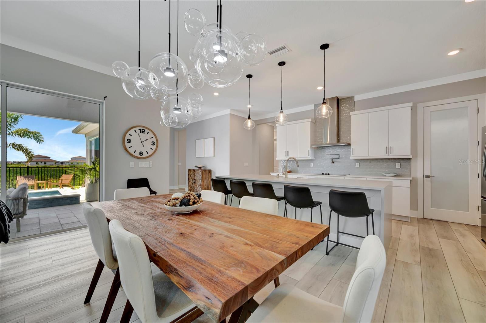 Listing photo id 7 for 10391 Torchwood Sea Way