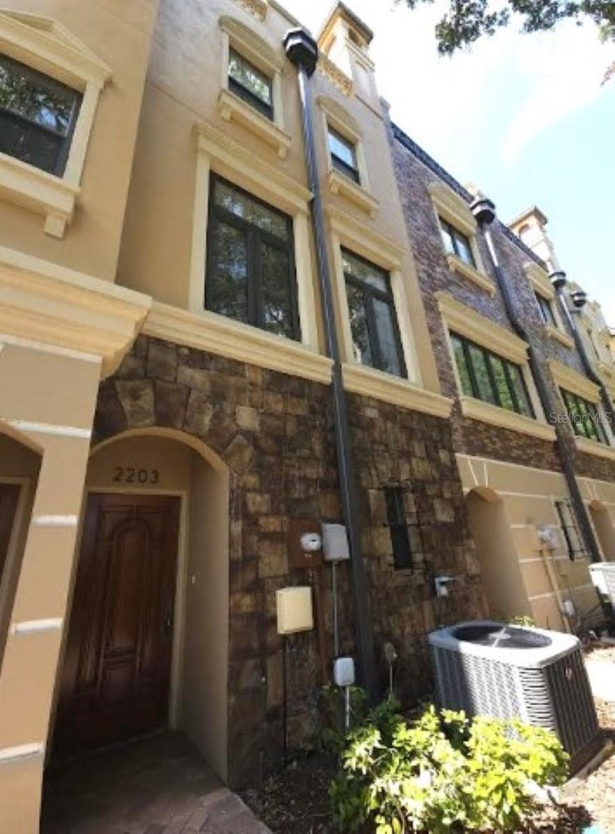Image 4 of 43 For 2203 Soho Bay Court