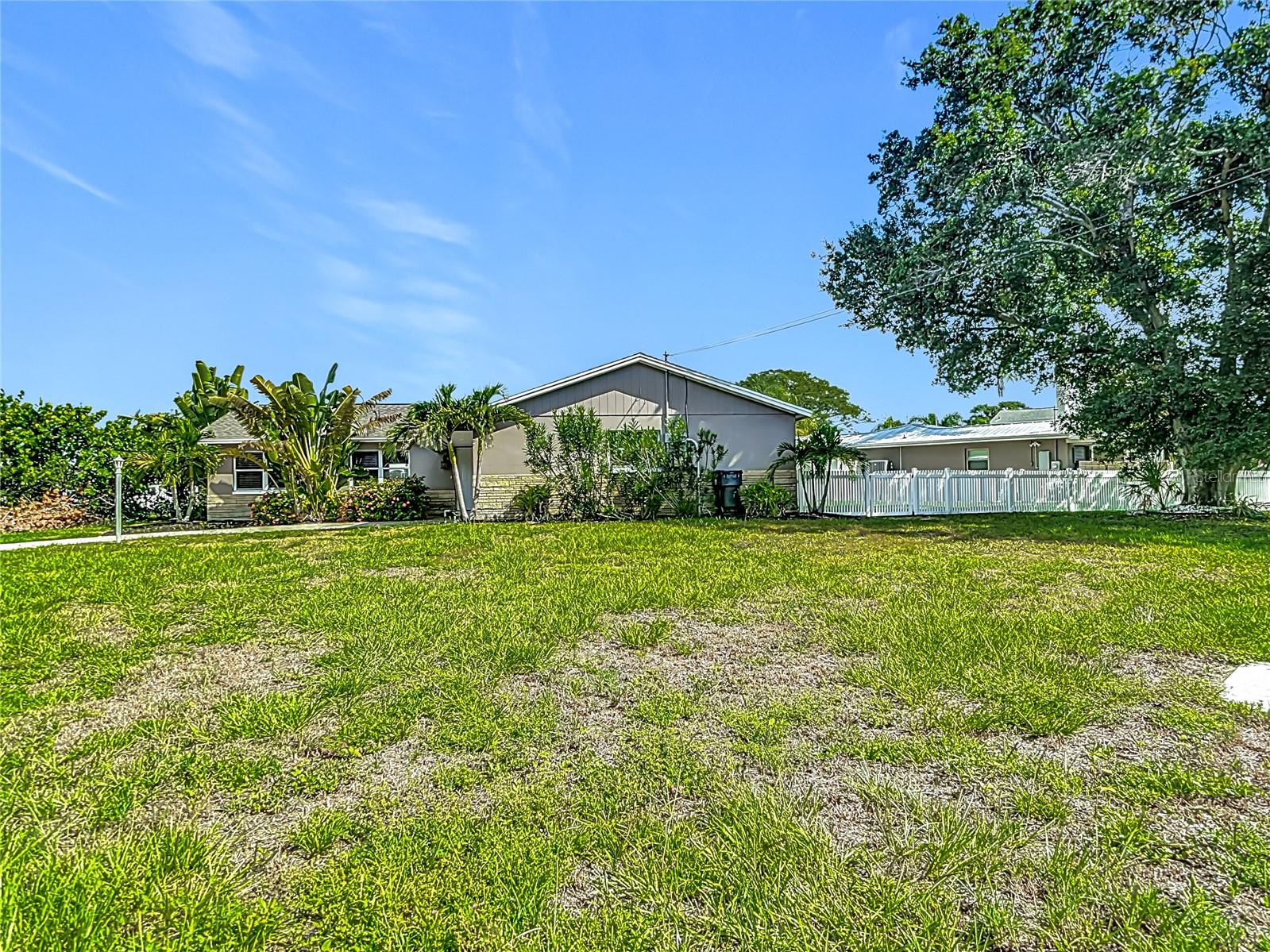 Image 10 of 68 For 10701 Donbrese Avenue