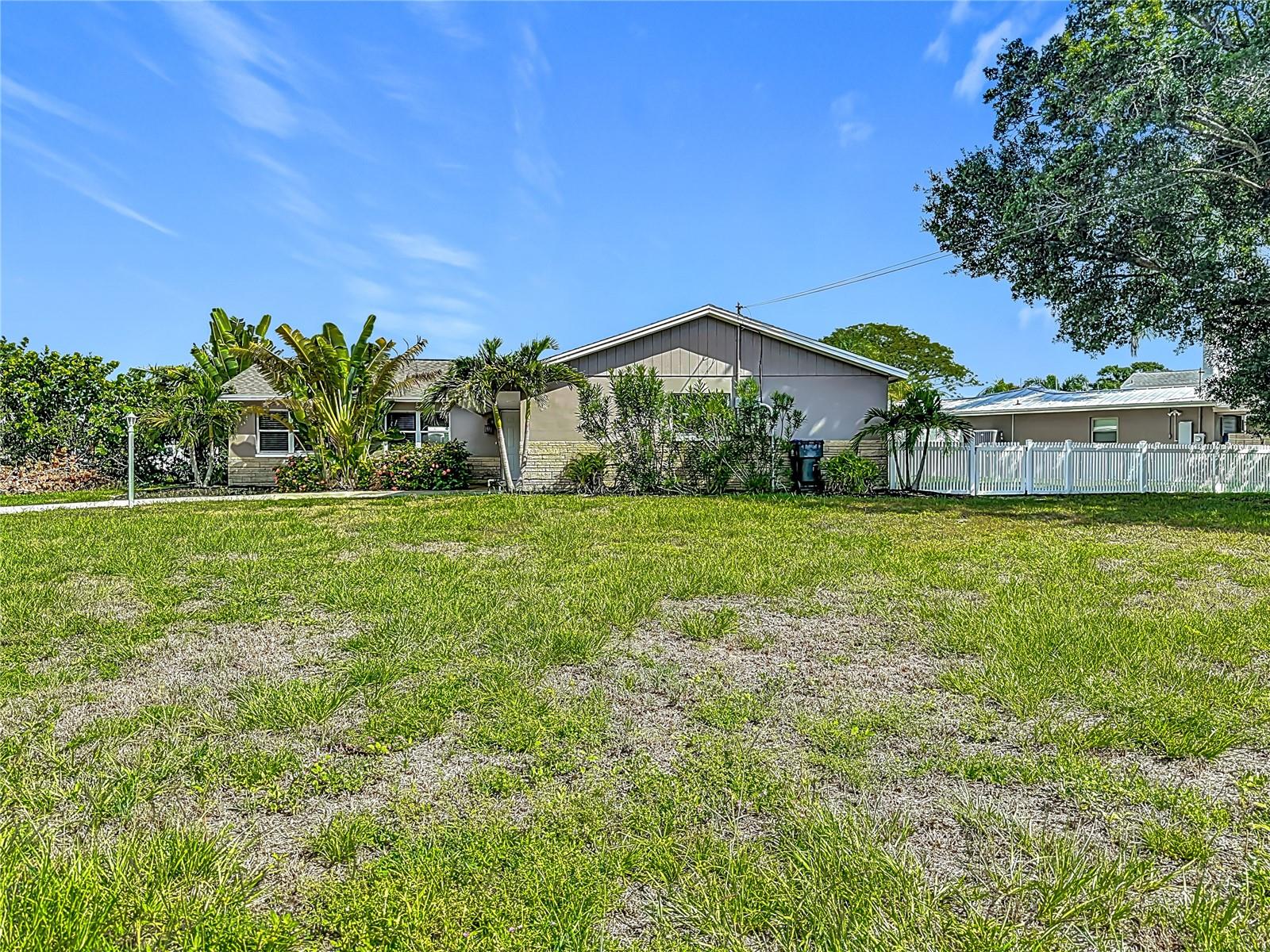 Image 11 of 68 For 10701 Donbrese Avenue