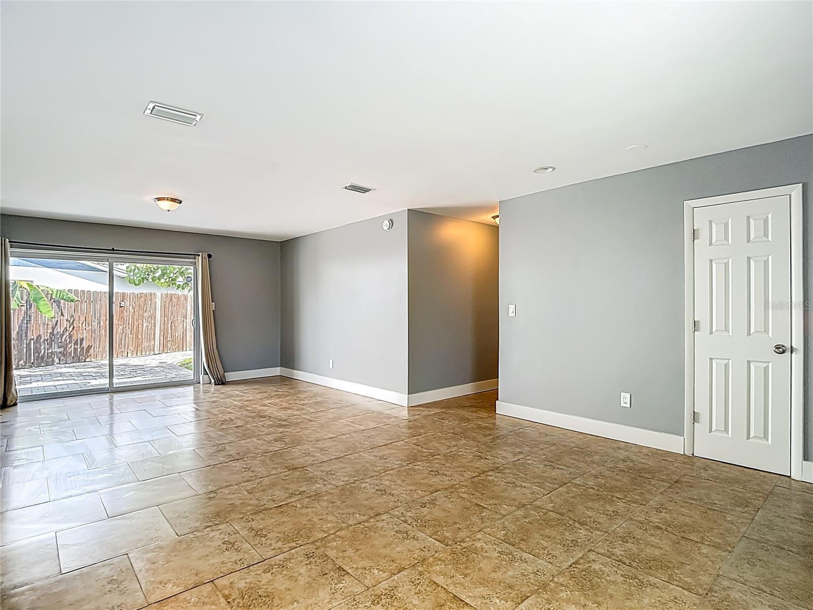 Image 18 of 68 For 10701 Donbrese Avenue