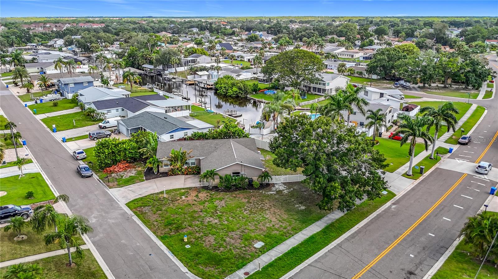 Image 4 of 68 For 10701 Donbrese Avenue