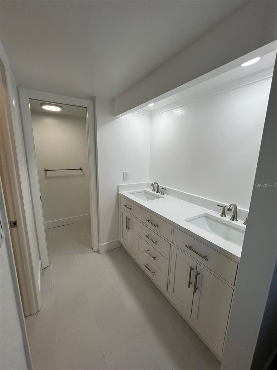 Image 10 of 20 For 16308 Gulf Boulevard 103