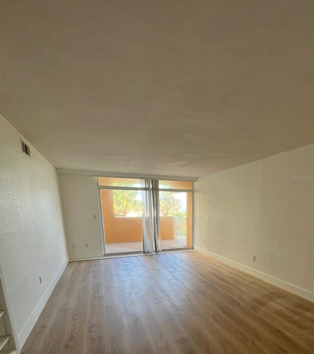 Image 2 of 20 For 16308 Gulf Boulevard 103