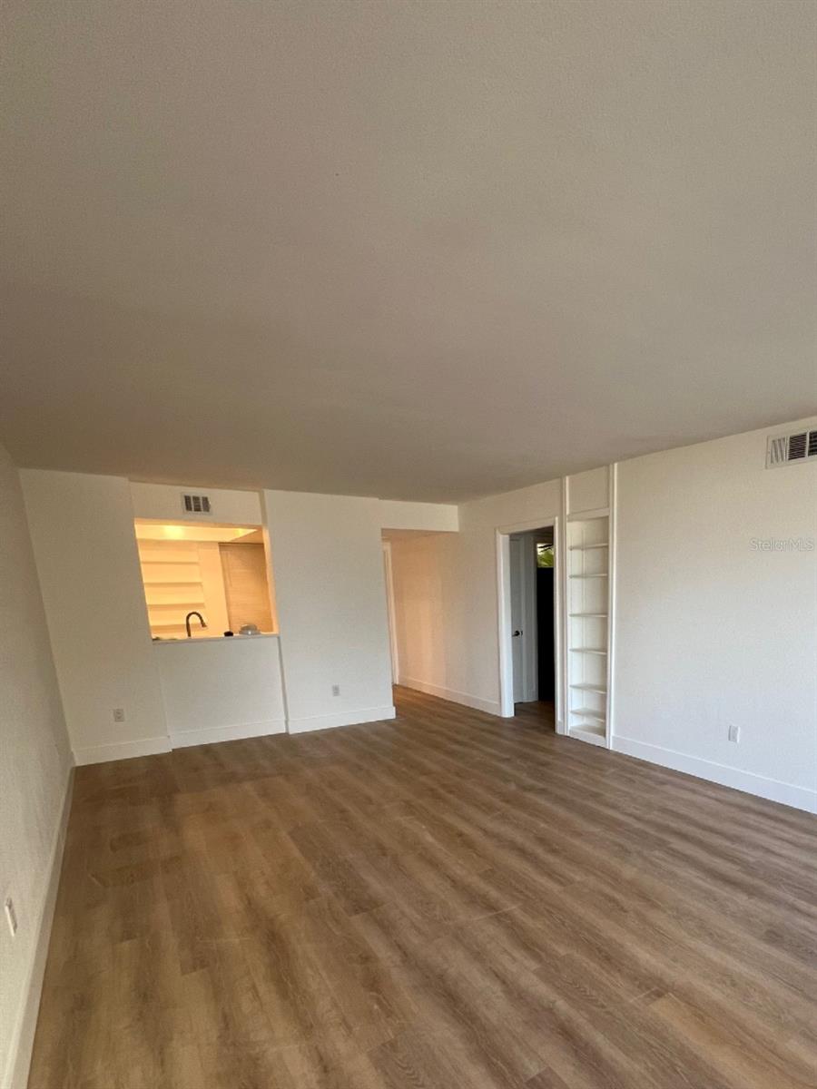 Image 3 of 20 For 16308 Gulf Boulevard 103