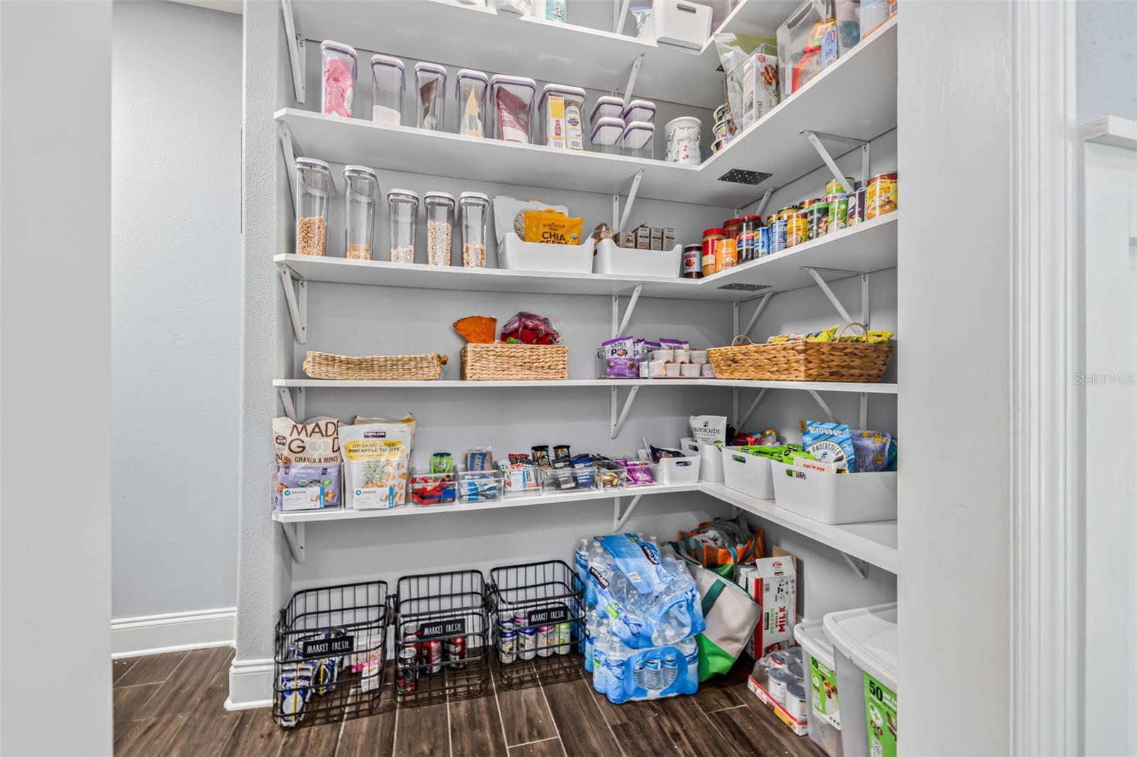Image 16 of 47 For 25252 Conestoga Drive