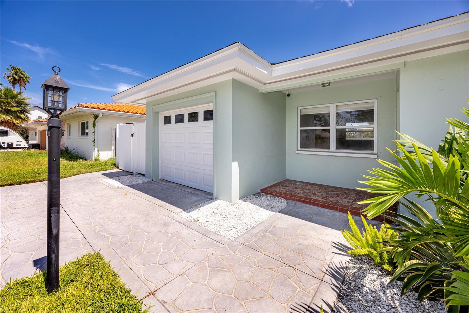 Image 8 of 45 For 123 9th Street
